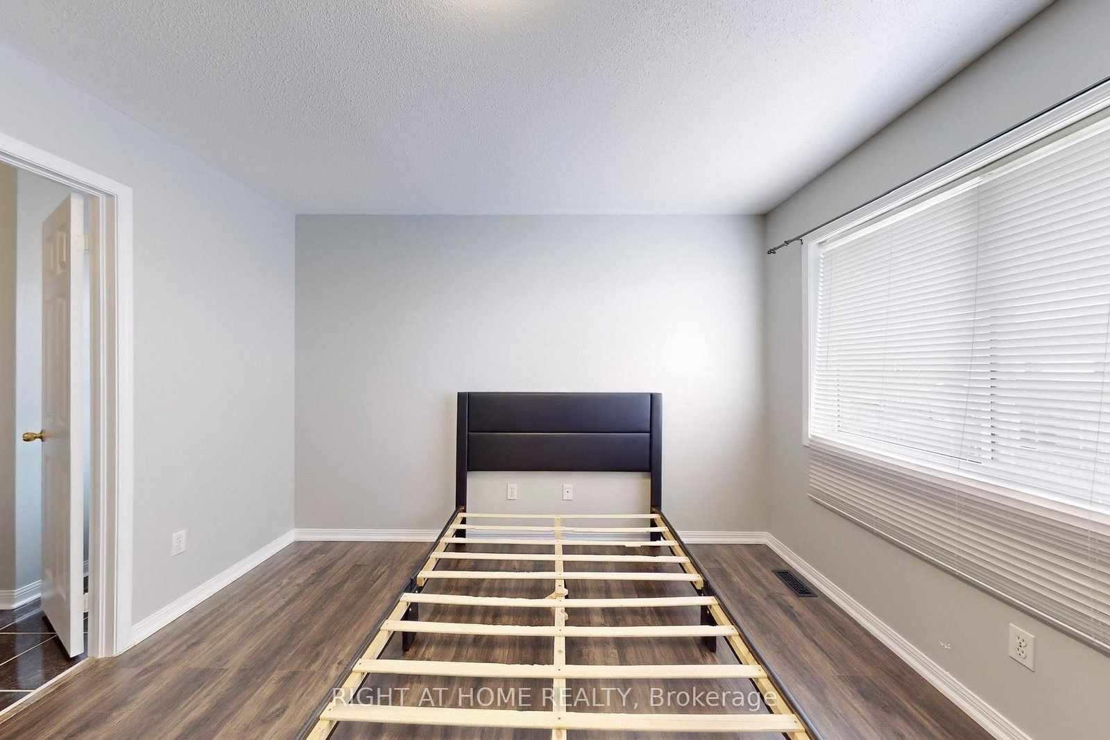 21 Dunlop Court • Brampton, ON photo 26