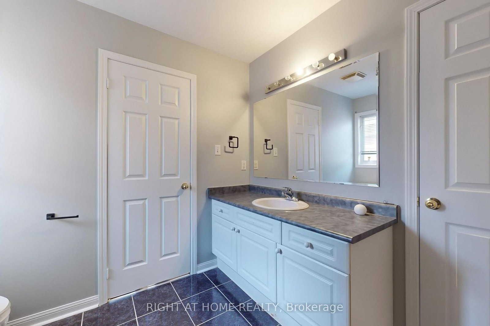 21 Dunlop Court • Brampton, ON photo 38
