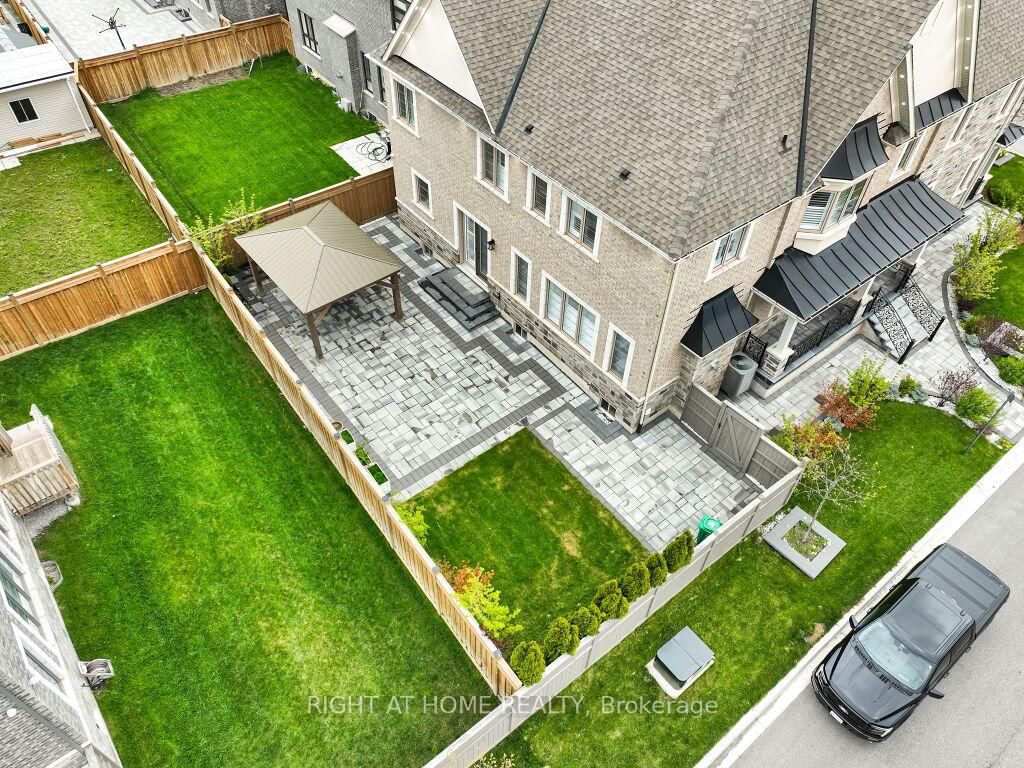 12 Hackwood Heights • Brampton, ON photo 45