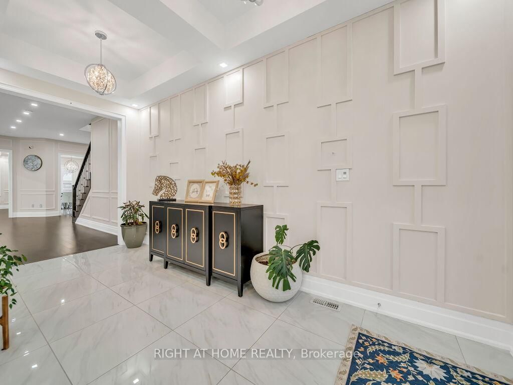 12 Hackwood Heights • Brampton, ON photo 5
