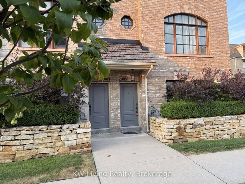 Lot 13 - 2005 Queensborough Gate