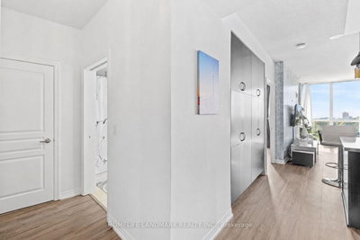 223 Webb Drive • #607 • Mississauga, ON photo 4