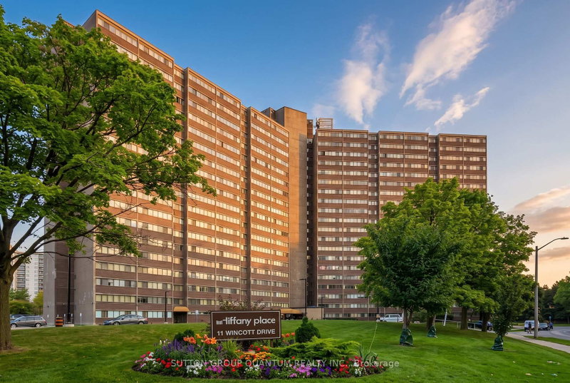 1810 - 11 Wincott Drive