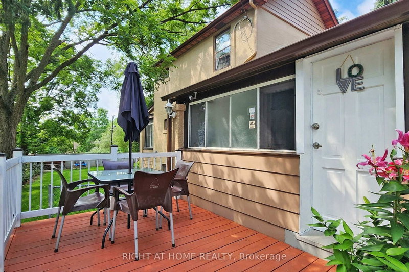 1 Edgebrook Drive