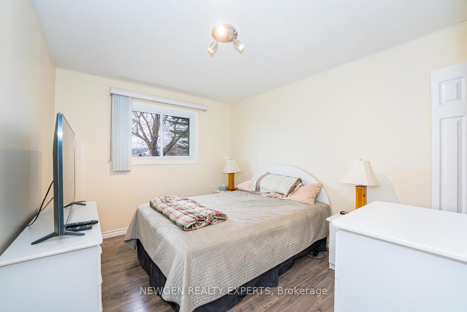 9049 DUBLIN Line • Halton Hills, ON photo 18