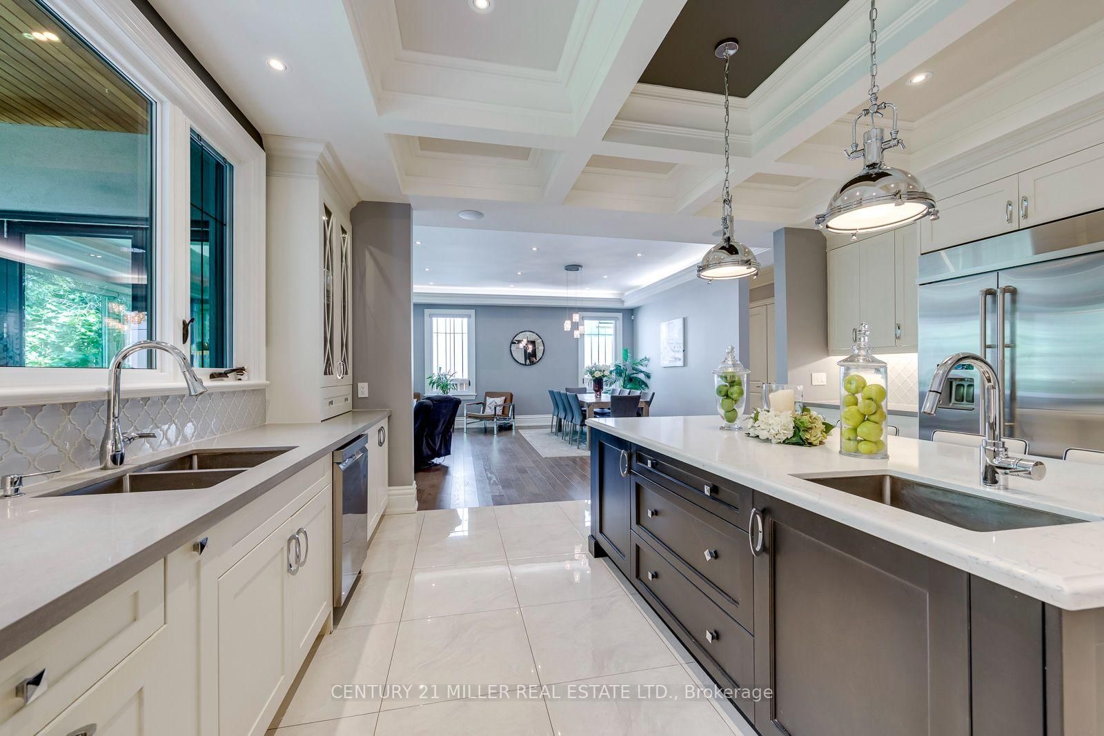1399 WILLOWDOWN Road • Oakville, ON photo 10