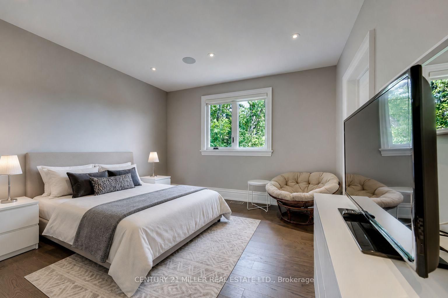 1399 WILLOWDOWN Road • Oakville, ON photo 28