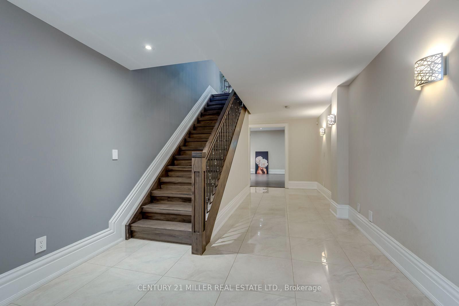 1399 WILLOWDOWN Road • Oakville, ON photo 37