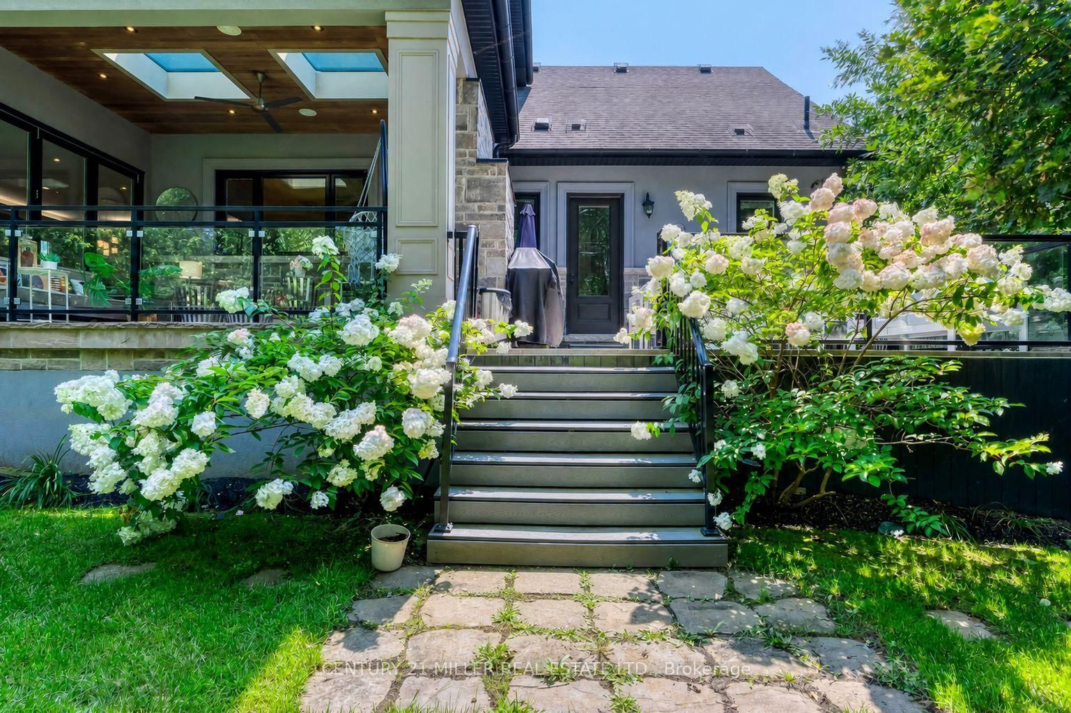1399 WILLOWDOWN Road • Oakville, ON photo 47