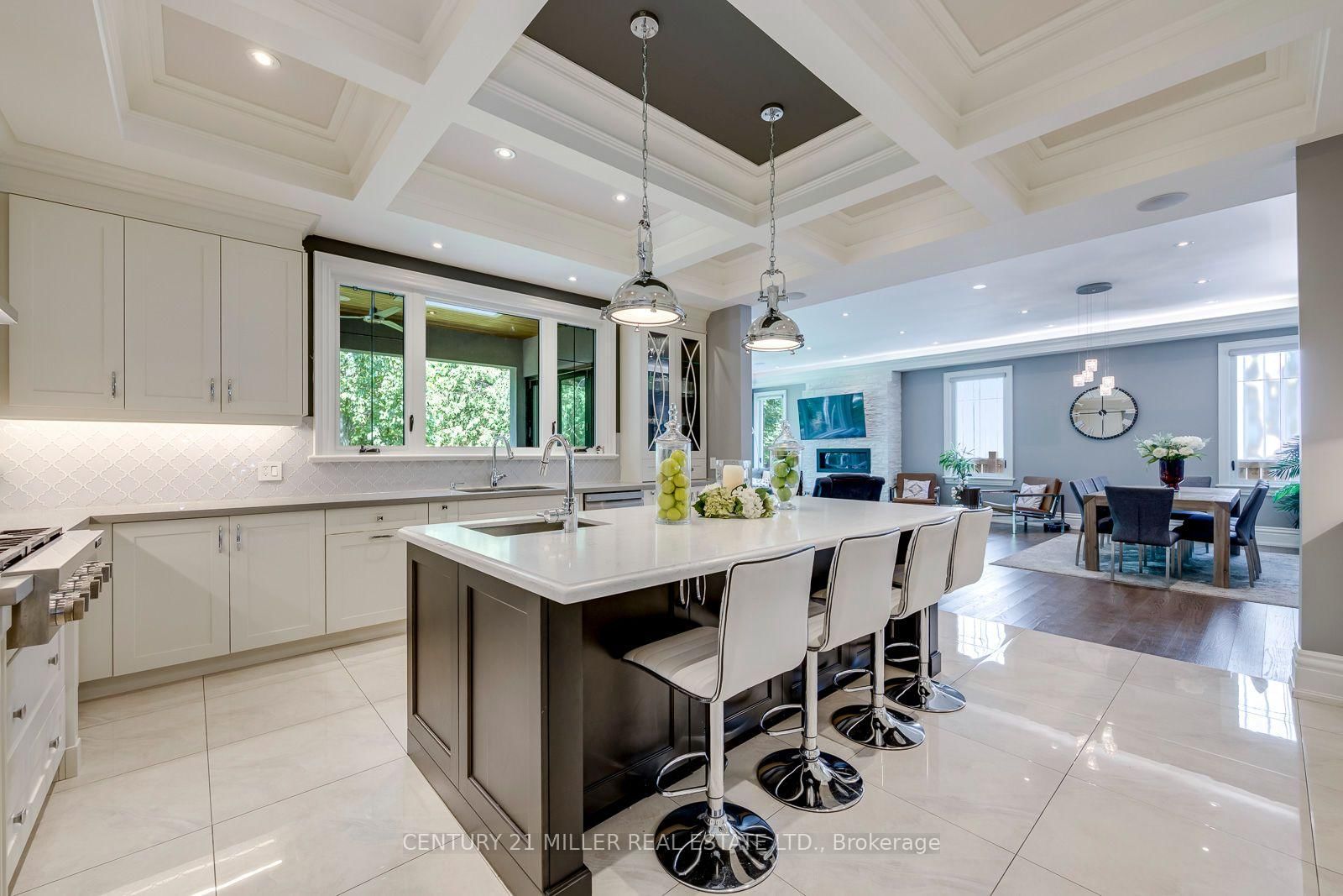 1399 WILLOWDOWN Road • Oakville, ON photo 8