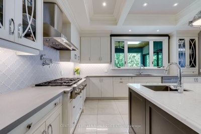 1399 WILLOWDOWN Road • Oakville, ON photo 9