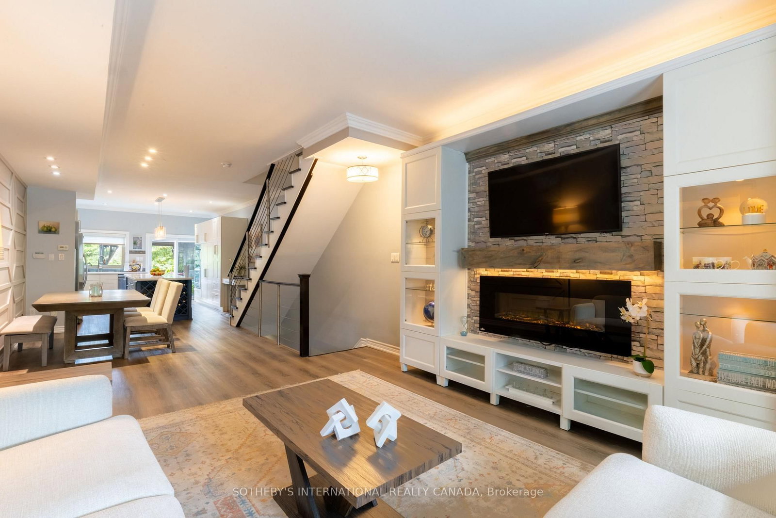 960A The Queensway • Toronto, ON photo 17