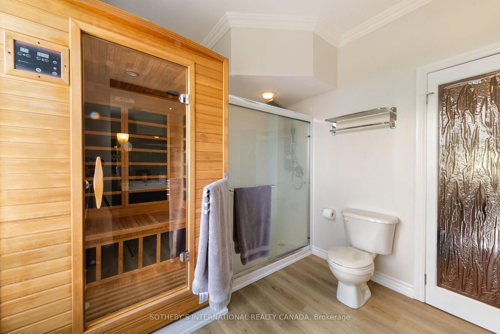 960A The Queensway • Toronto, ON photo 25