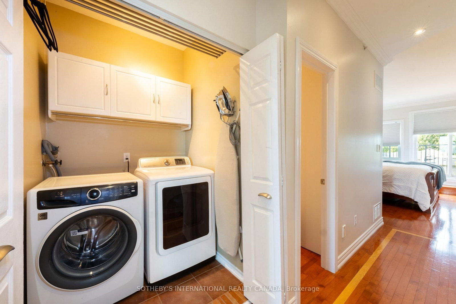 960A The Queensway • Toronto, ON photo 26