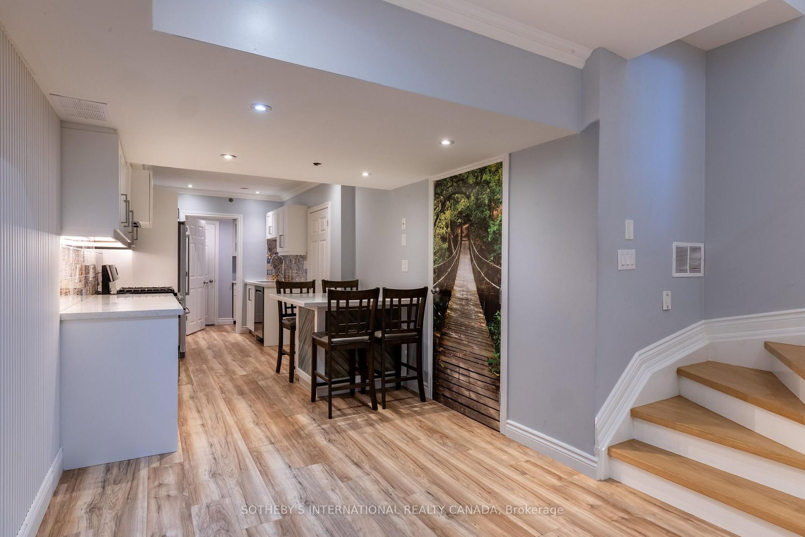 960A The Queensway • Toronto, ON photo 36