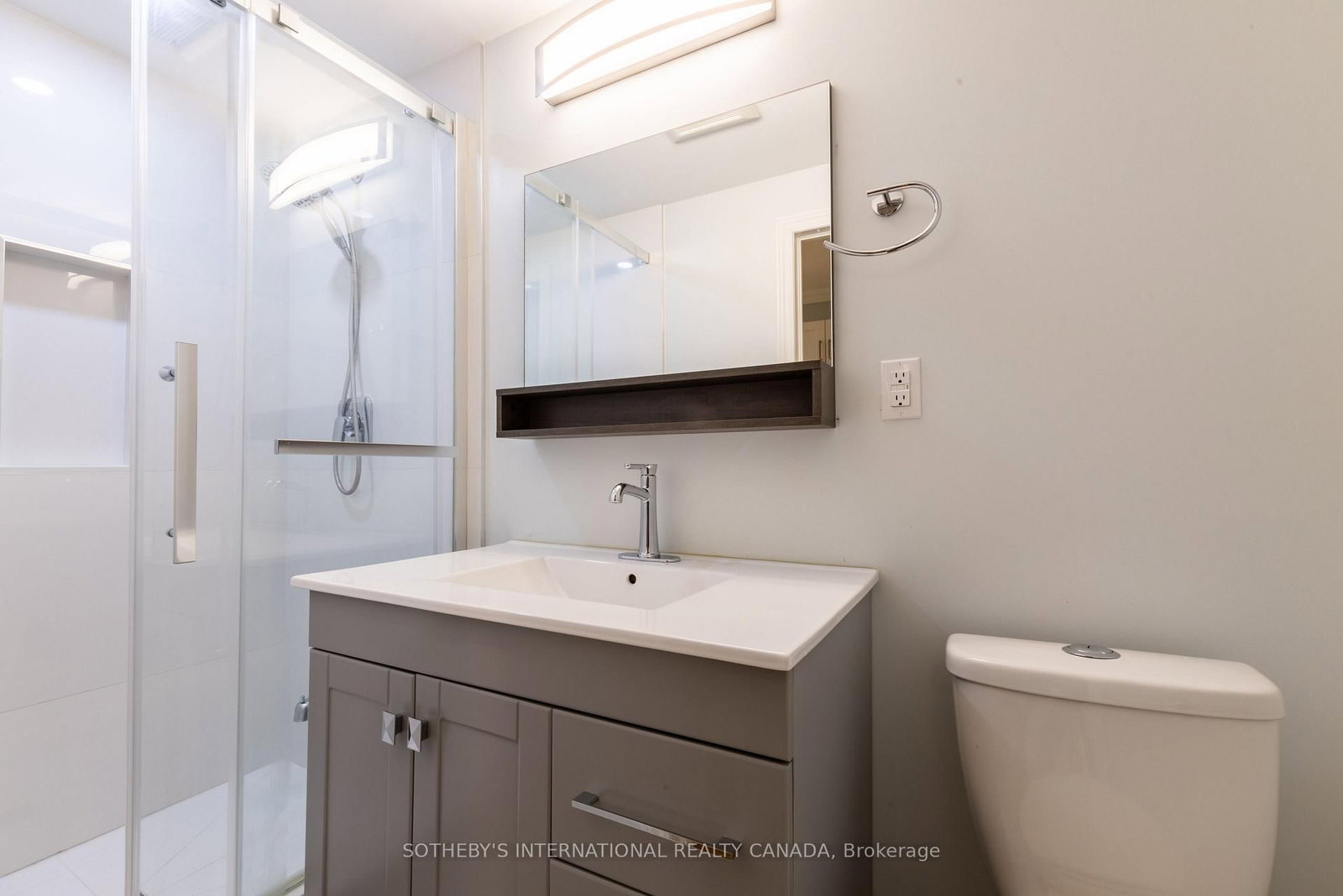 960A The Queensway • Toronto, ON photo 43