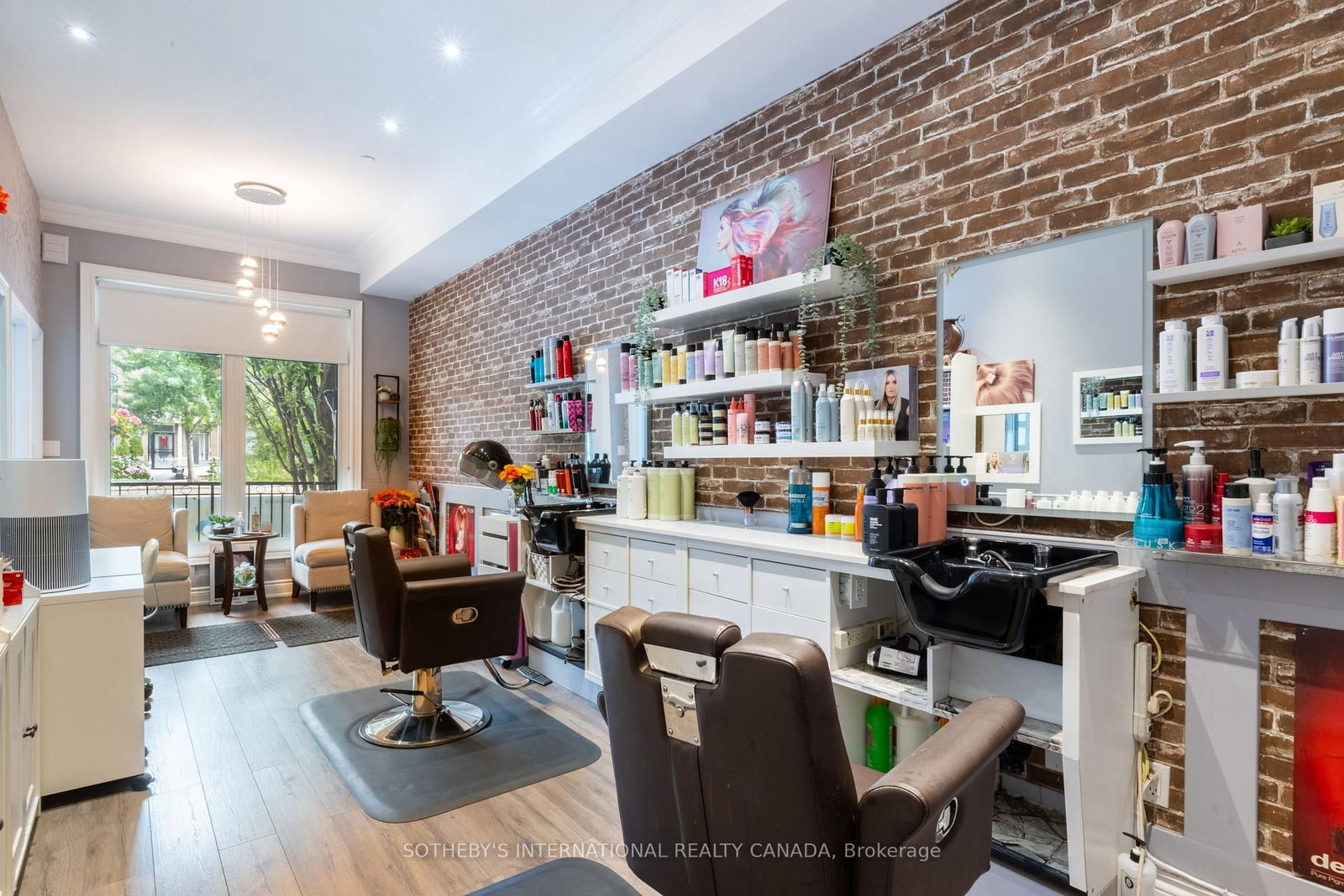 960A The Queensway • Toronto, ON photo 5