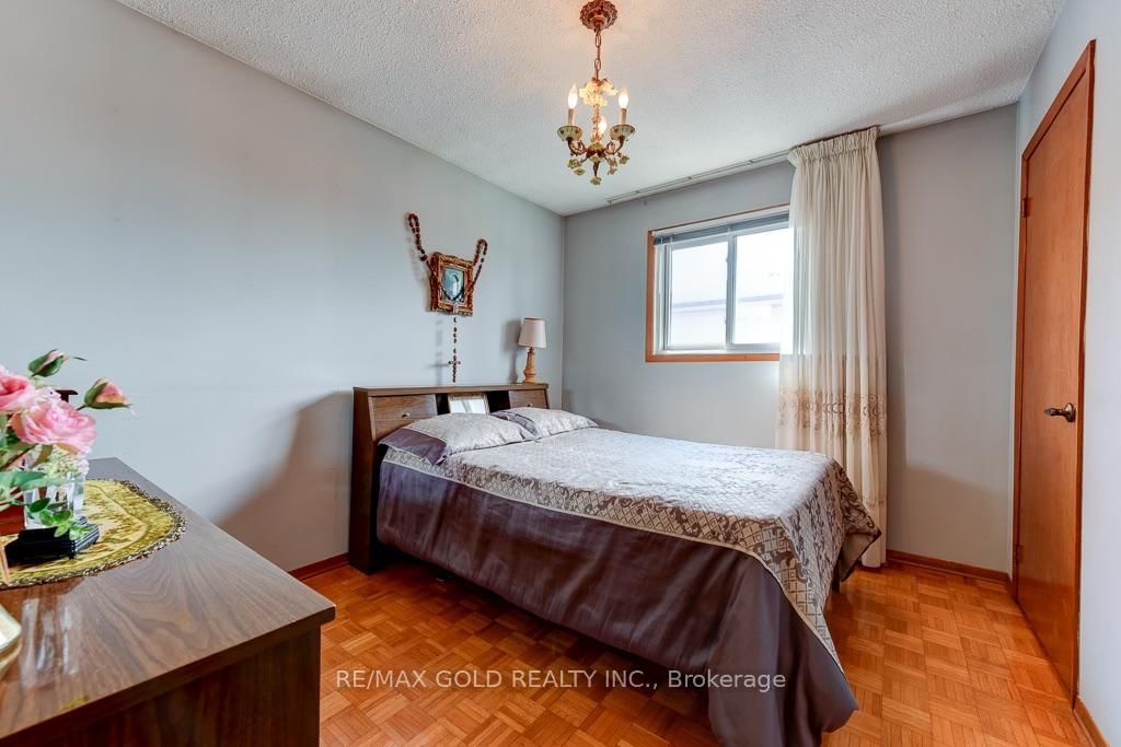 70 Malcolm Crescent • Brampton, ON photo 17