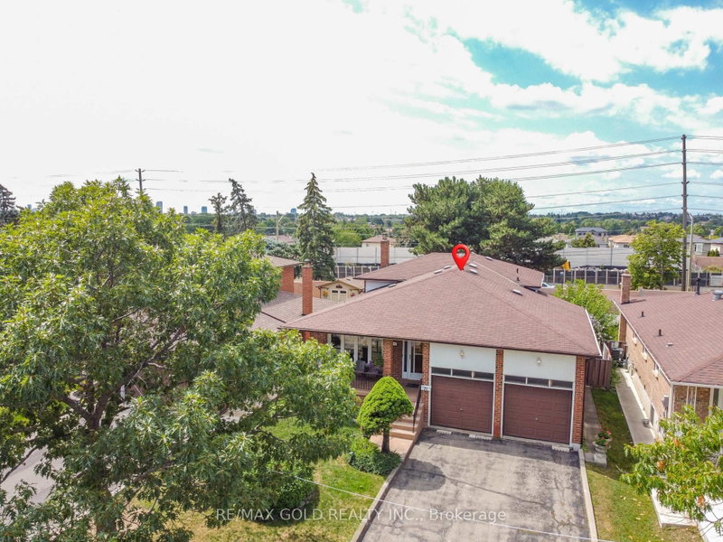 70 Malcolm Crescent