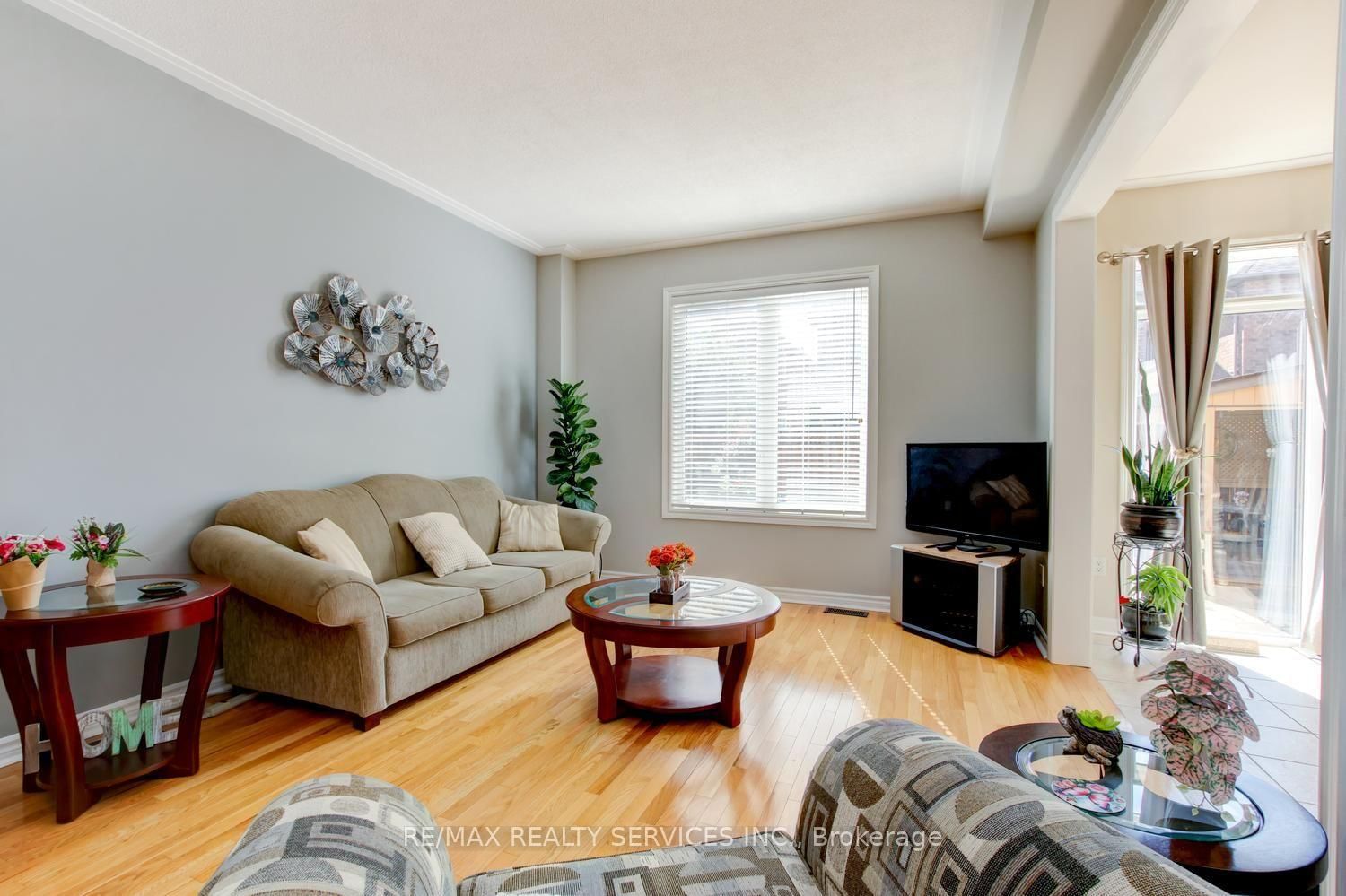 35 Hardgate Crescent • Brampton, ON photo 6