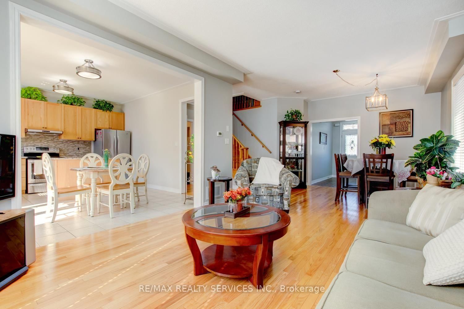 35 Hardgate Crescent • Brampton, ON photo 8