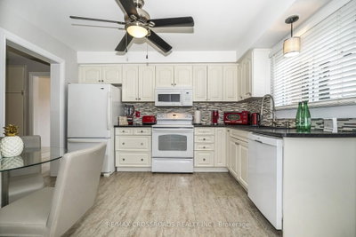 655 Dodsworth Crescent • Mississauga, ON photo 6