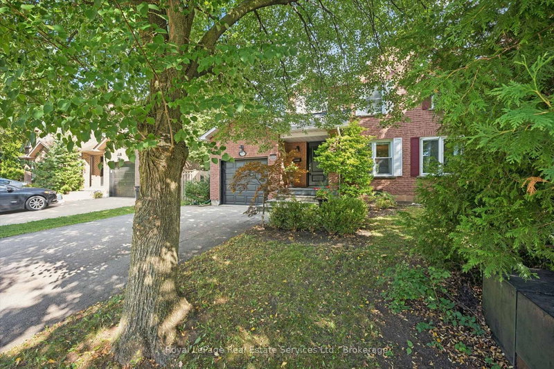 2255 MacLennan Drive