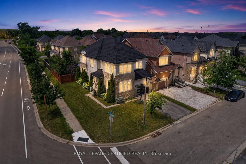 2561 Grand Oak Trail