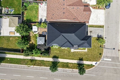 2561 Grand Oak Trail • Oakville, ON photo 5