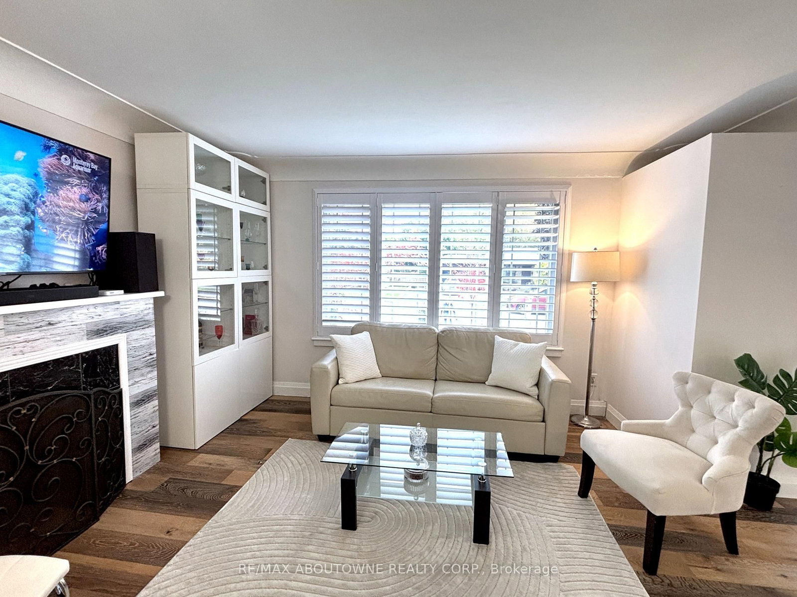 2105 Maplewood Drive • Burlington, ON photo 12