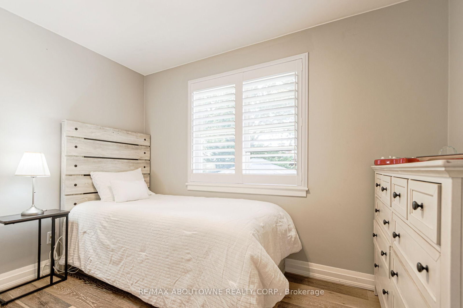 2105 Maplewood Drive • Burlington, ON photo 26