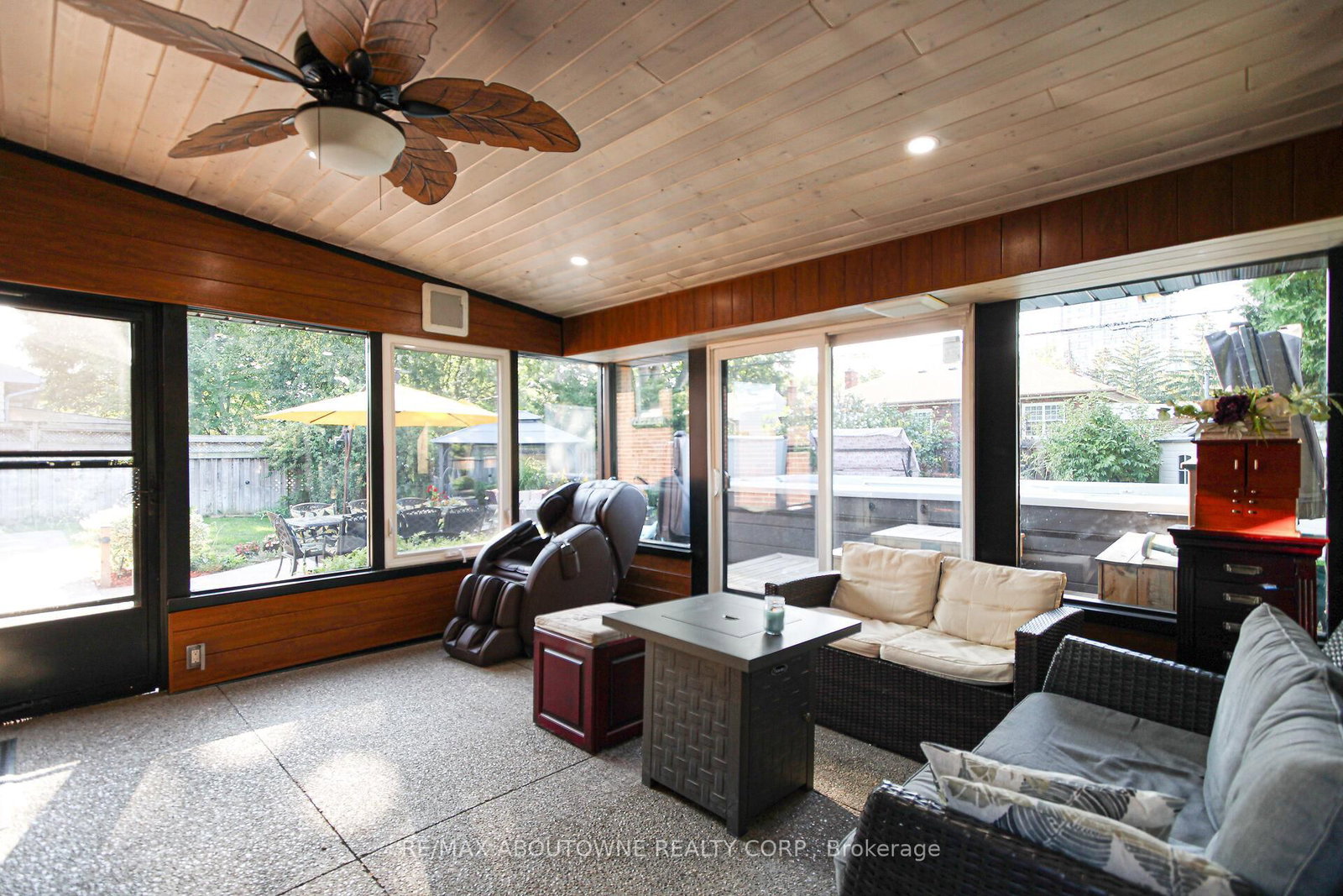 2105 Maplewood Drive • Burlington, ON photo 29
