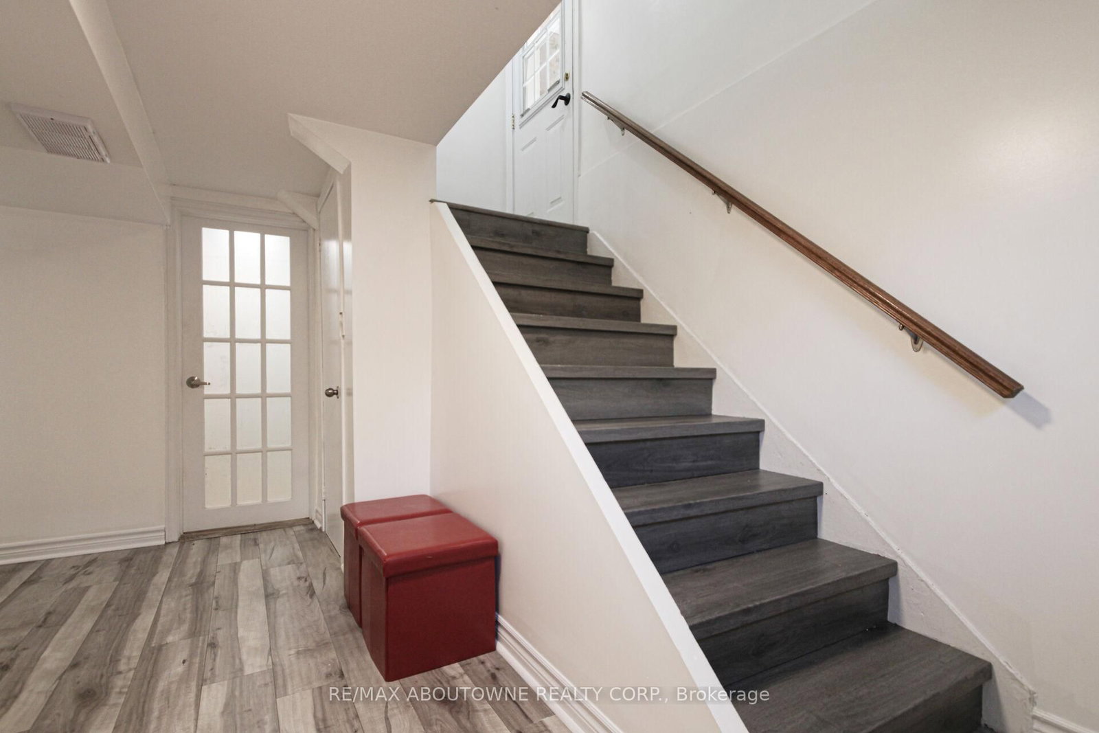 2105 Maplewood Drive • Burlington, ON photo 31