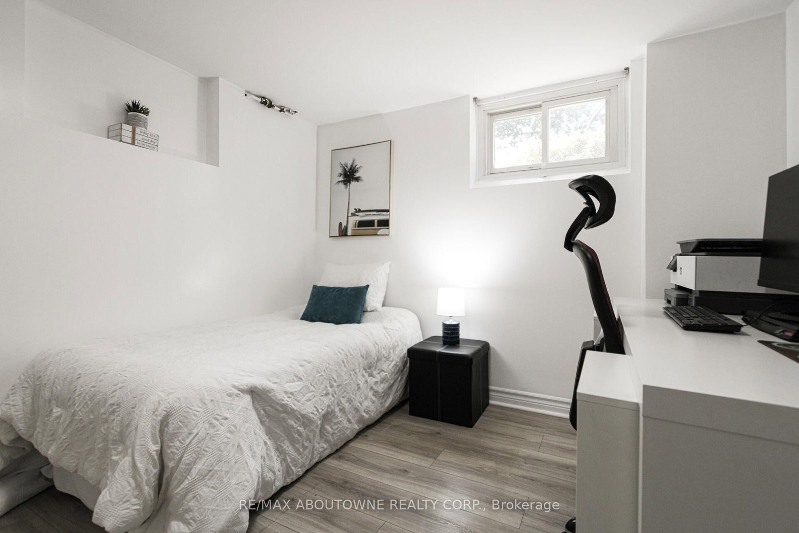 2105 Maplewood Drive • Burlington, ON photo 36