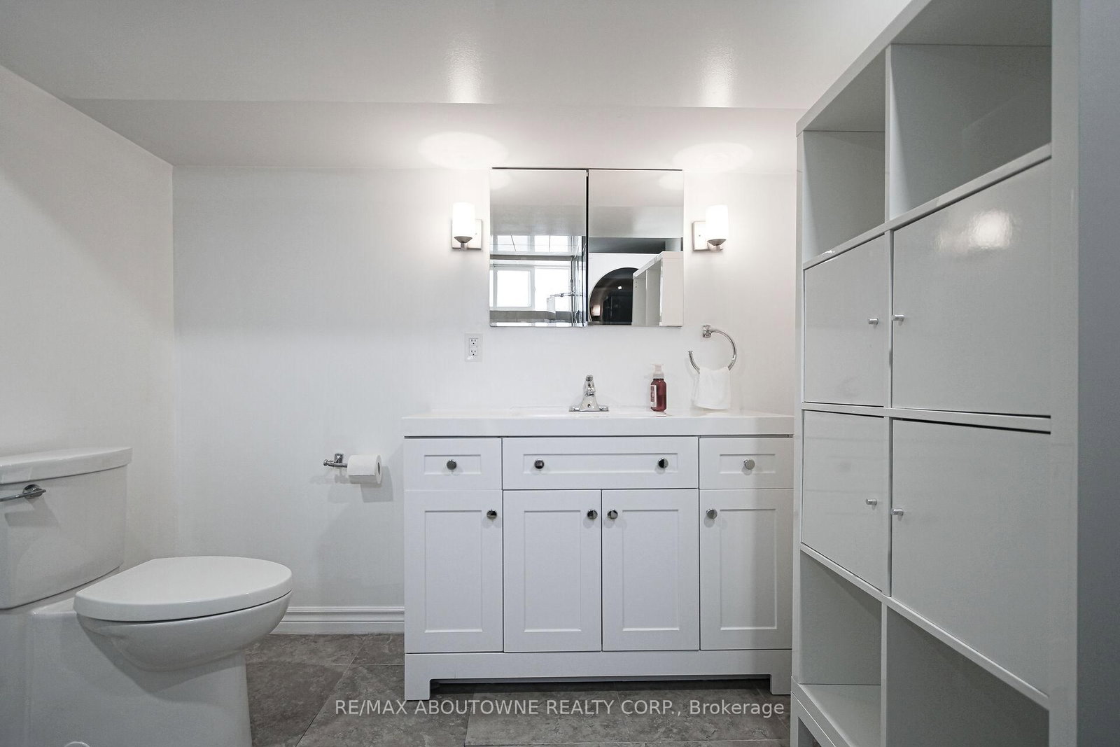 2105 Maplewood Drive • Burlington, ON photo 38