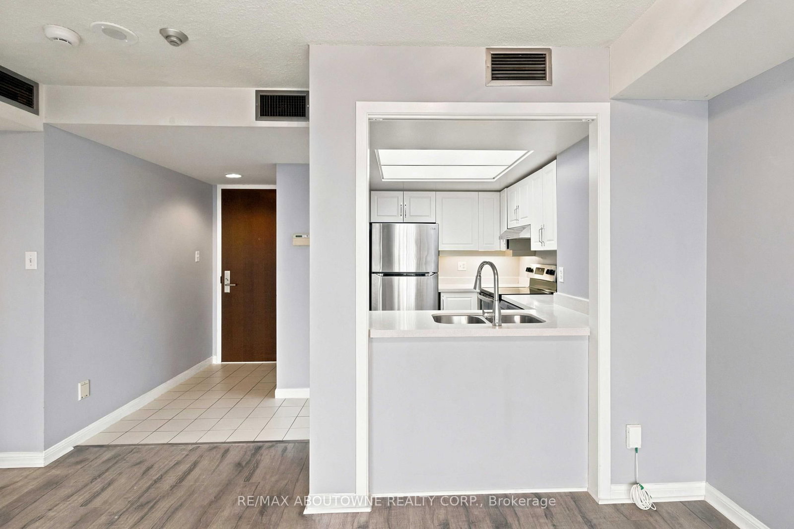 45 Kingsbridge Garden Circle • #901 • Mississauga, ON photo 10