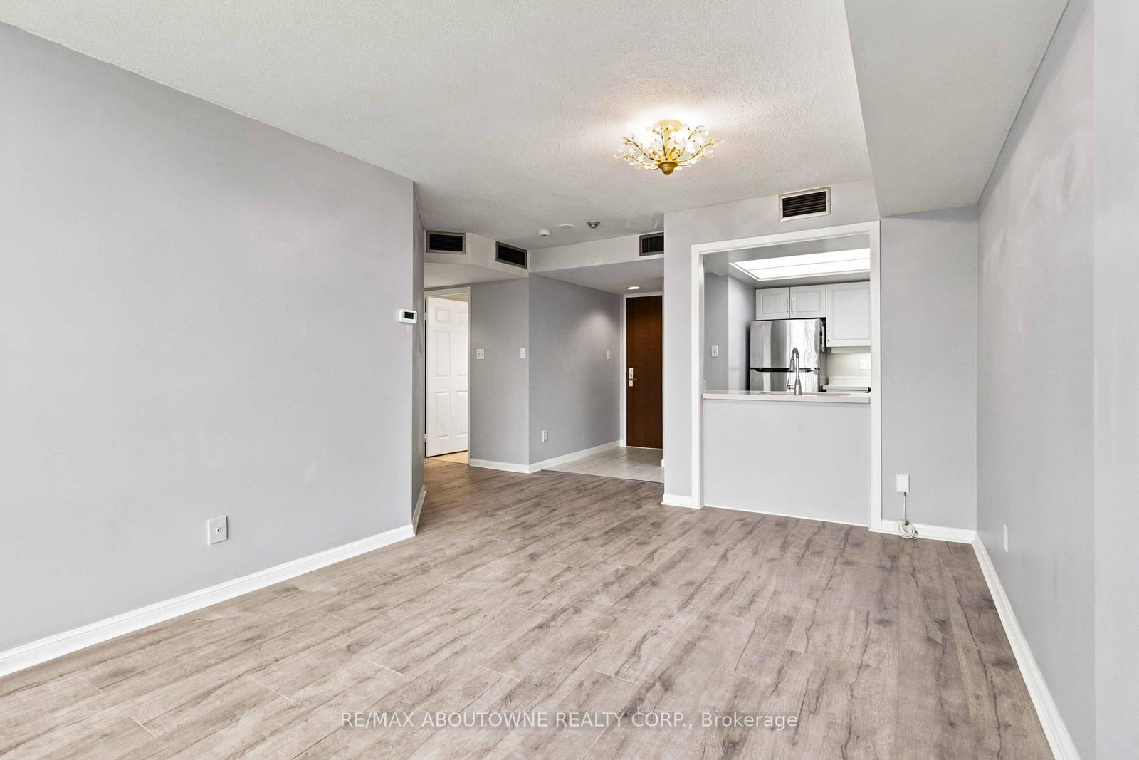 45 Kingsbridge Garden Circle • #901 • Mississauga, ON photo 15