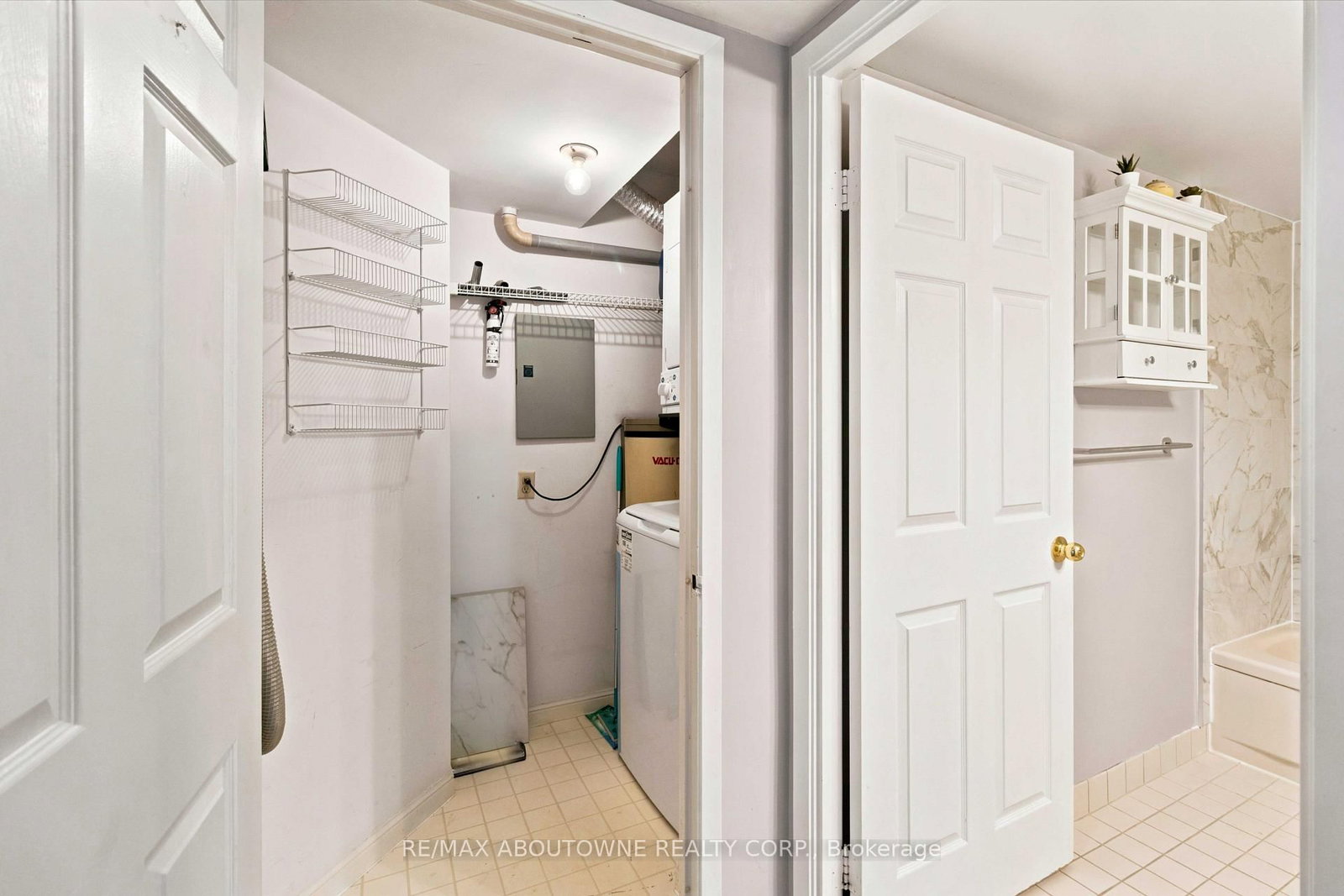 45 Kingsbridge Garden Circle • #901 • Mississauga, ON photo 19