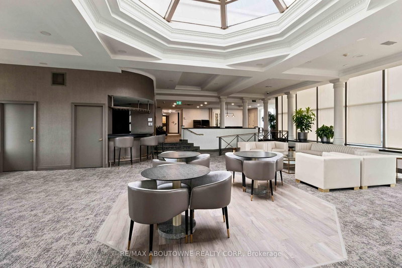 901 - 45 Kingsbridge Garden Circle
