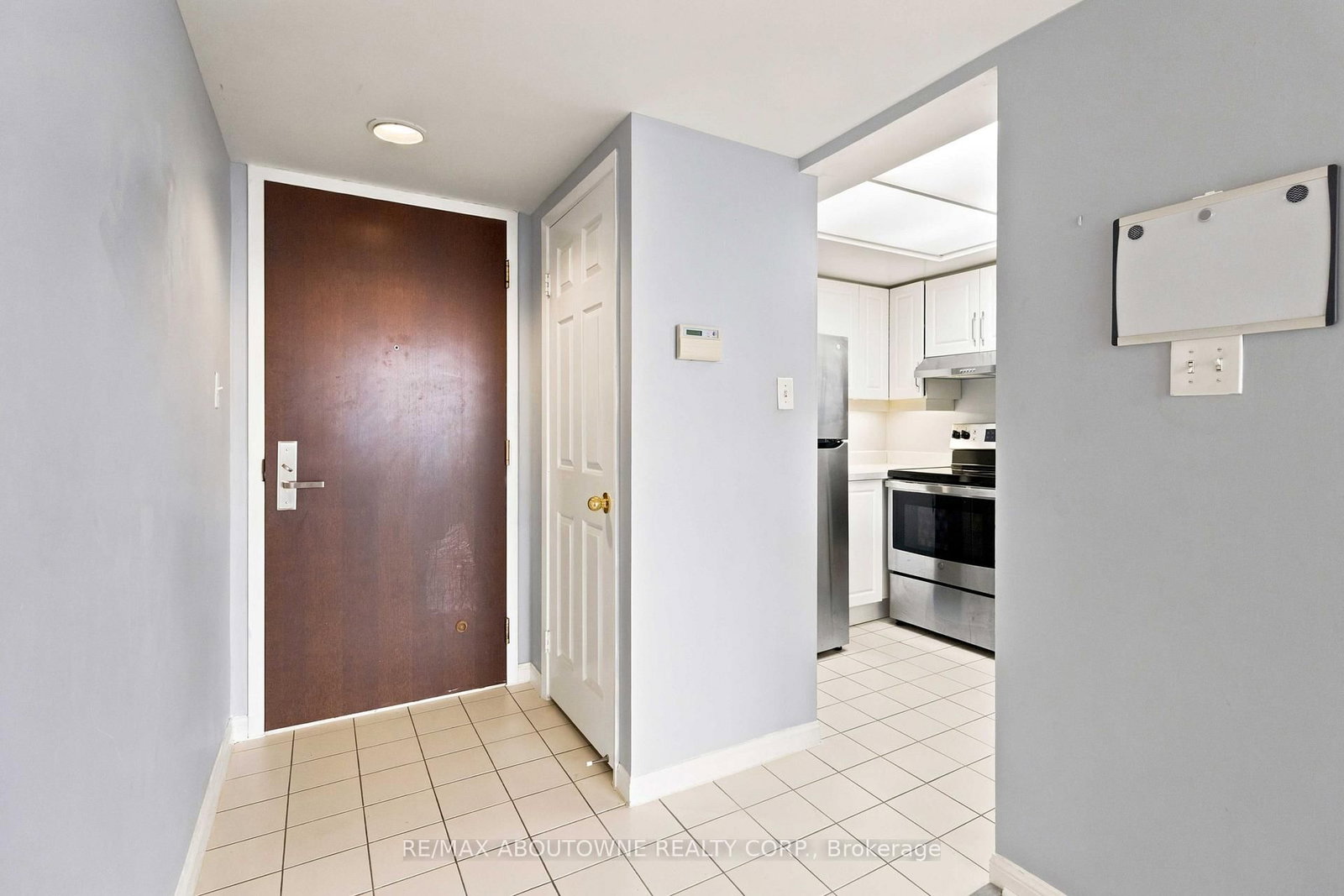 45 Kingsbridge Garden Circle • #901 • Mississauga, ON photo 6