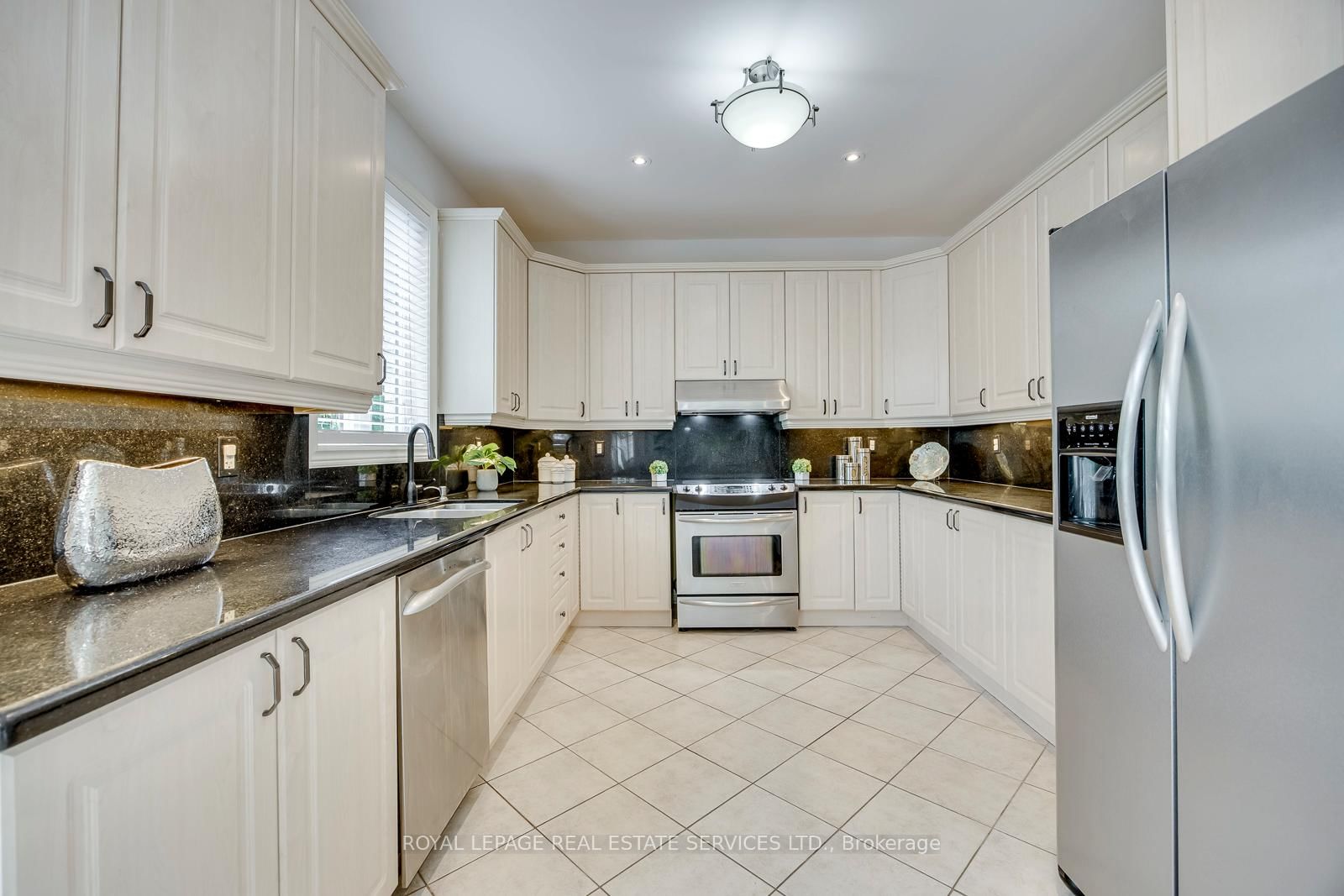 2249 Glazebrook Circle • Oakville, ON photo 21