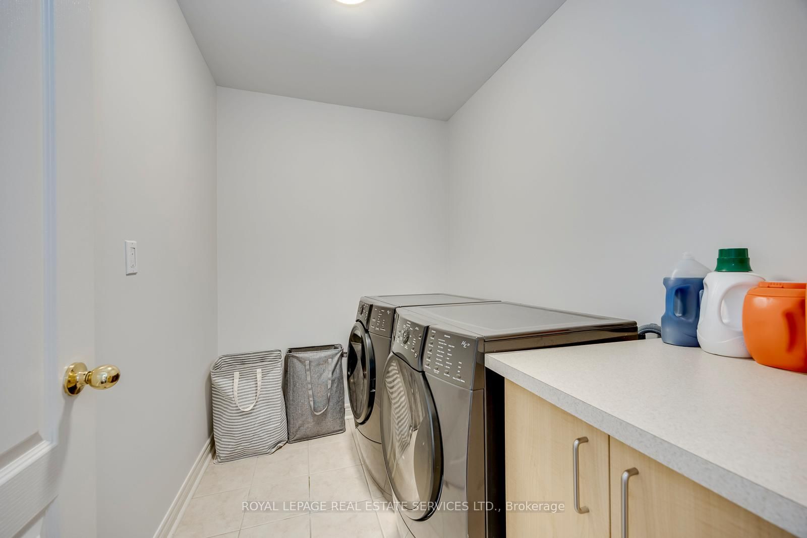 2249 Glazebrook Circle • Oakville, ON photo 33