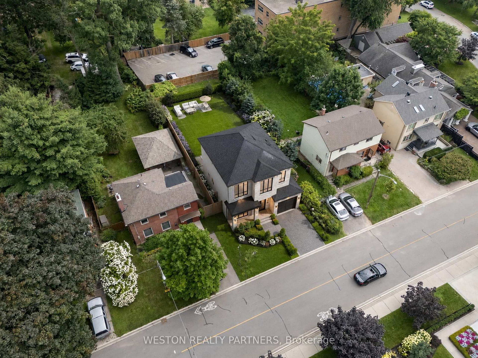 11 Thirty-Sixth Street • Toronto, ON photo 11