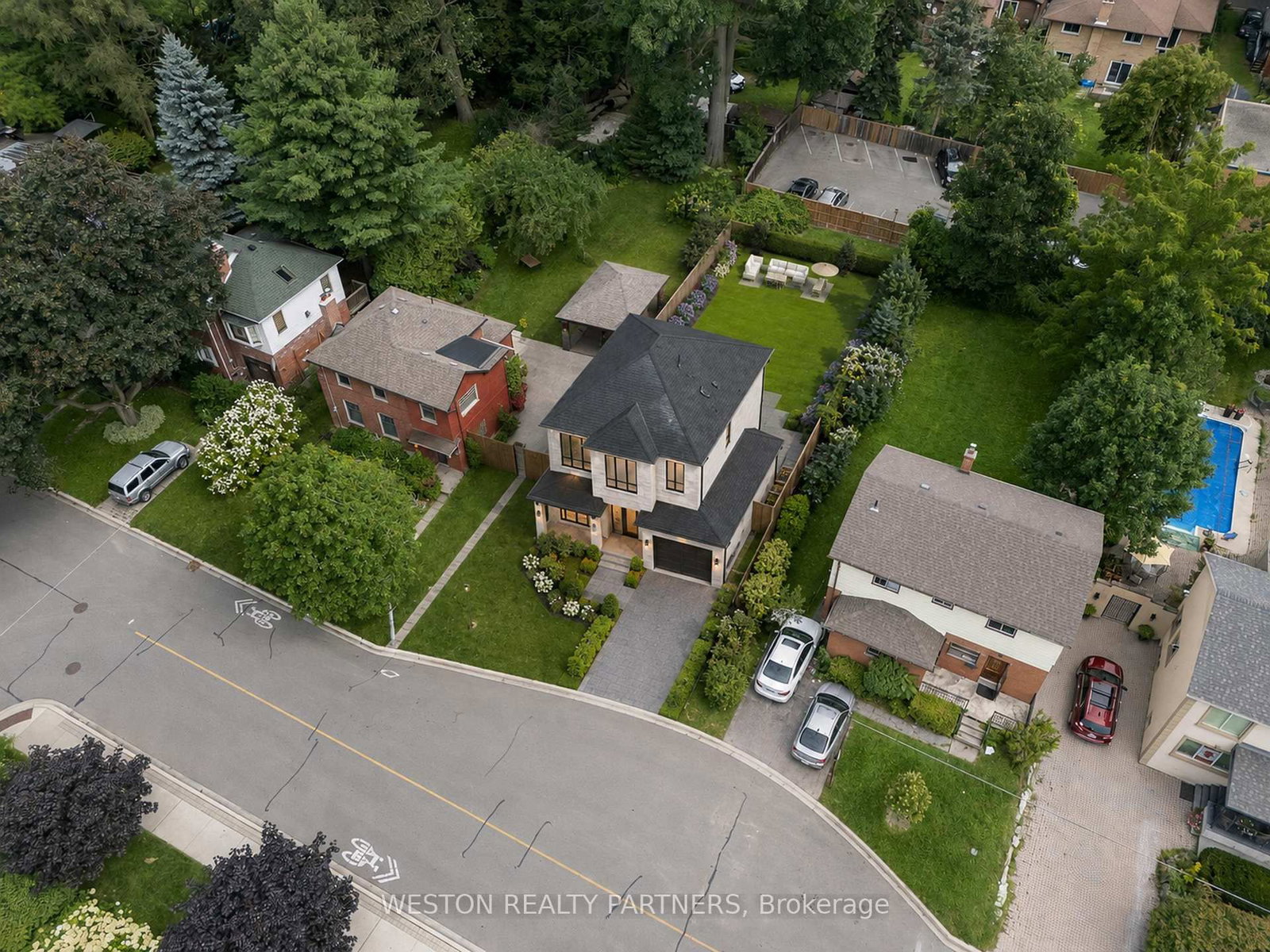 11 Thirty-Sixth Street • Toronto, ON photo 13