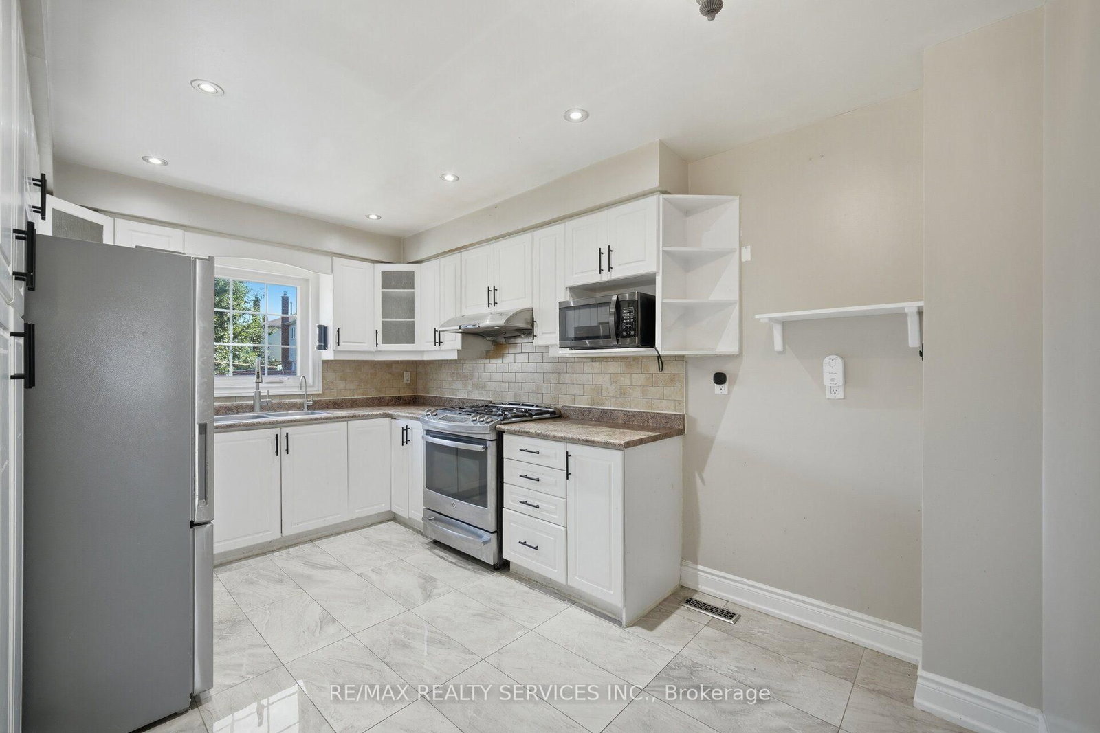 92 Tulip Drive • Brampton, ON photo 17