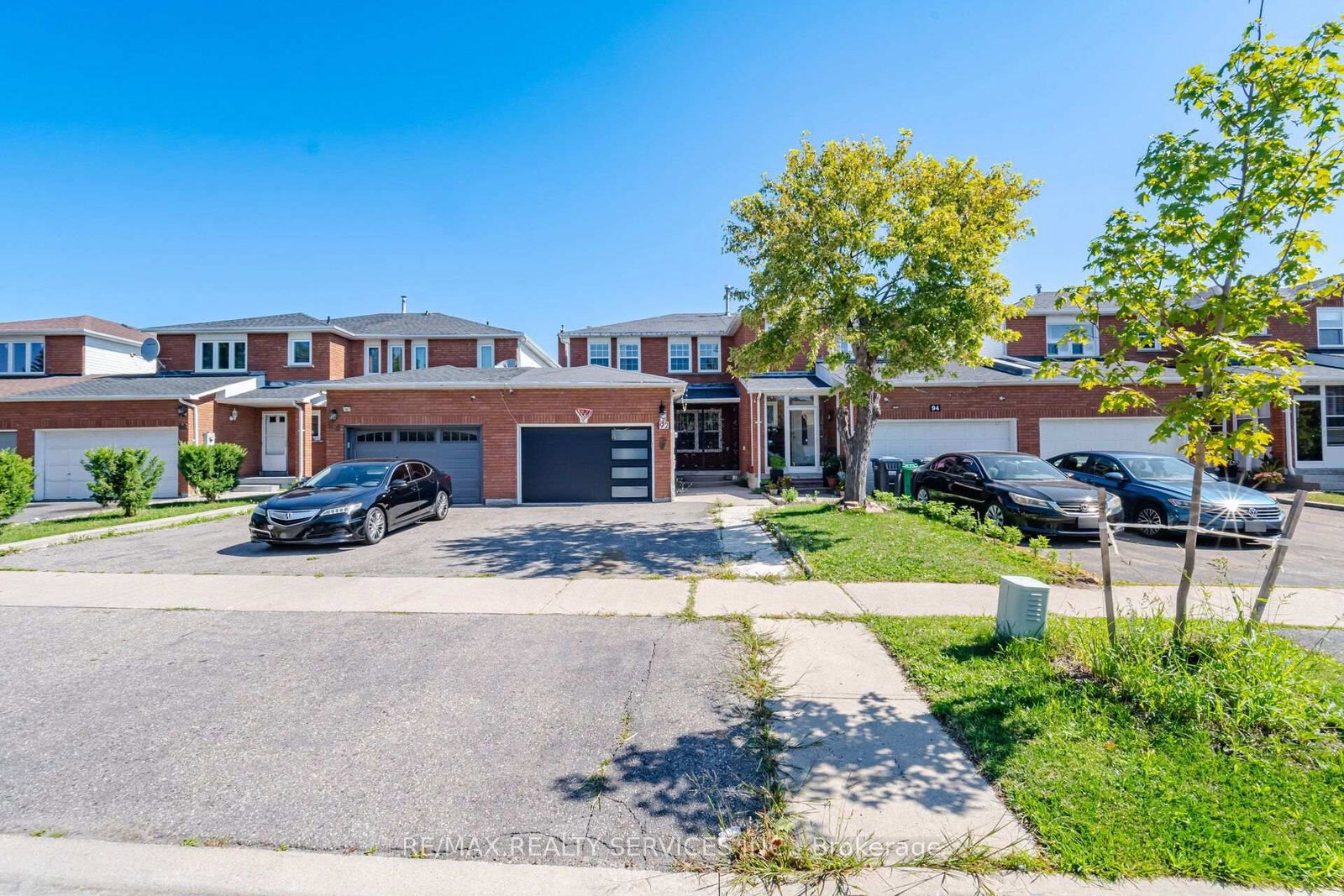 92 Tulip Drive • Brampton, ON photo 4