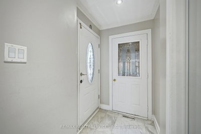 92 Tulip Drive • Brampton, ON photo 8