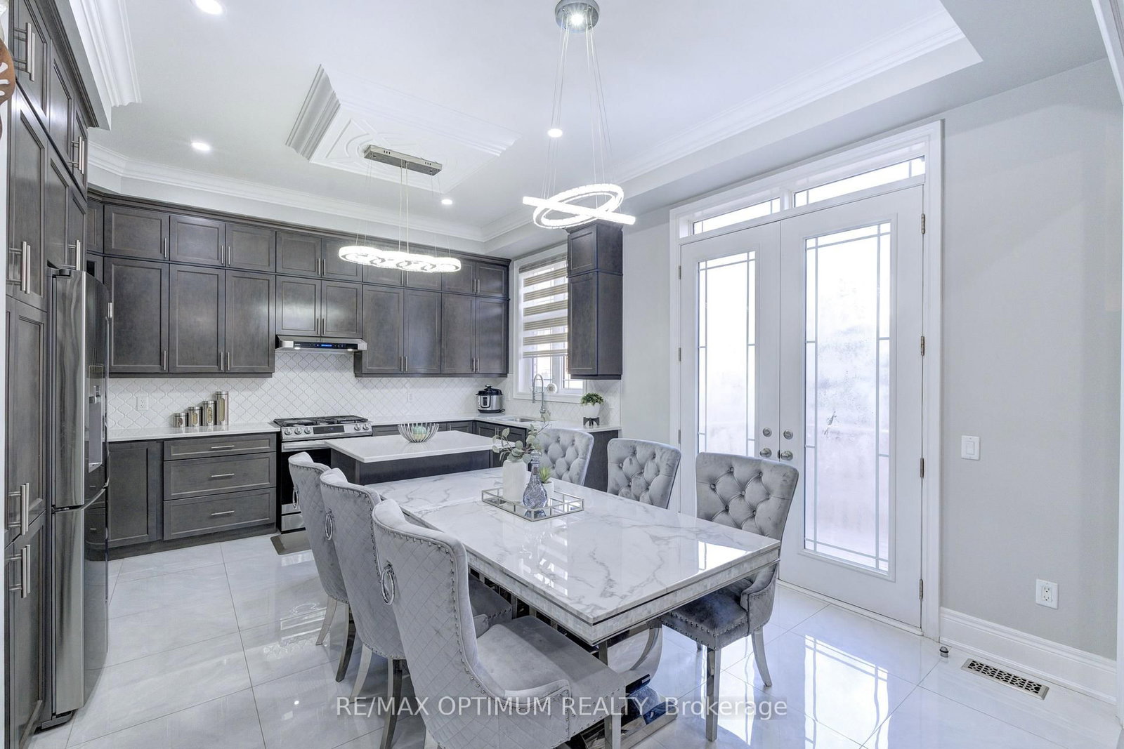 8 Lyle Way • Brampton, ON photo 11