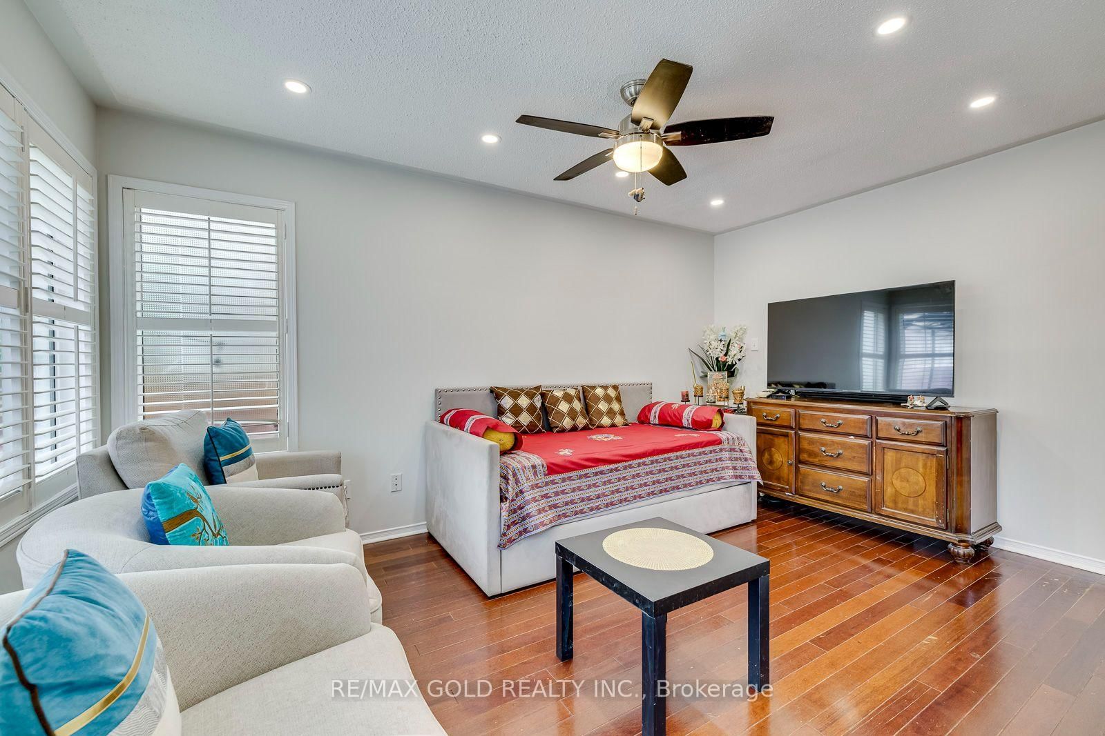 911 Golden Farmer Way • Mississauga, ON photo 10