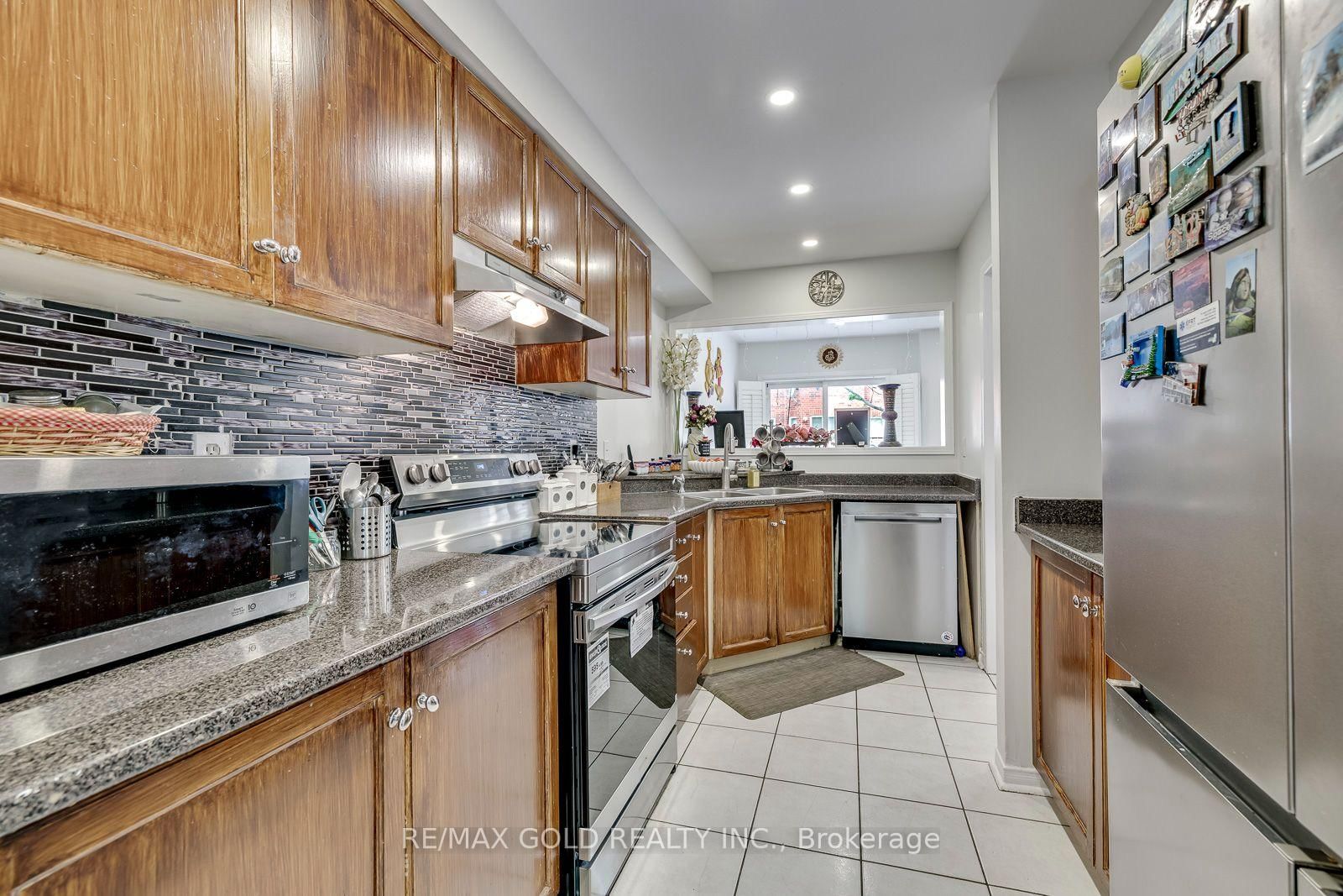 911 Golden Farmer Way • Mississauga, ON photo 11